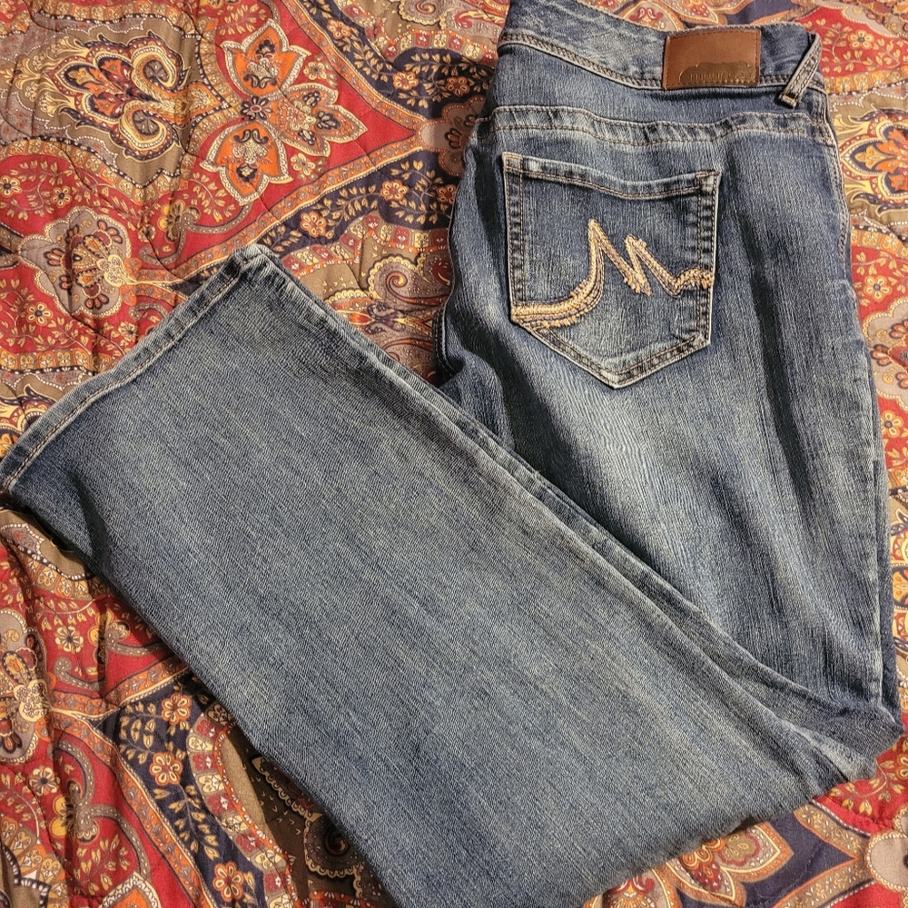 Maurices jeans